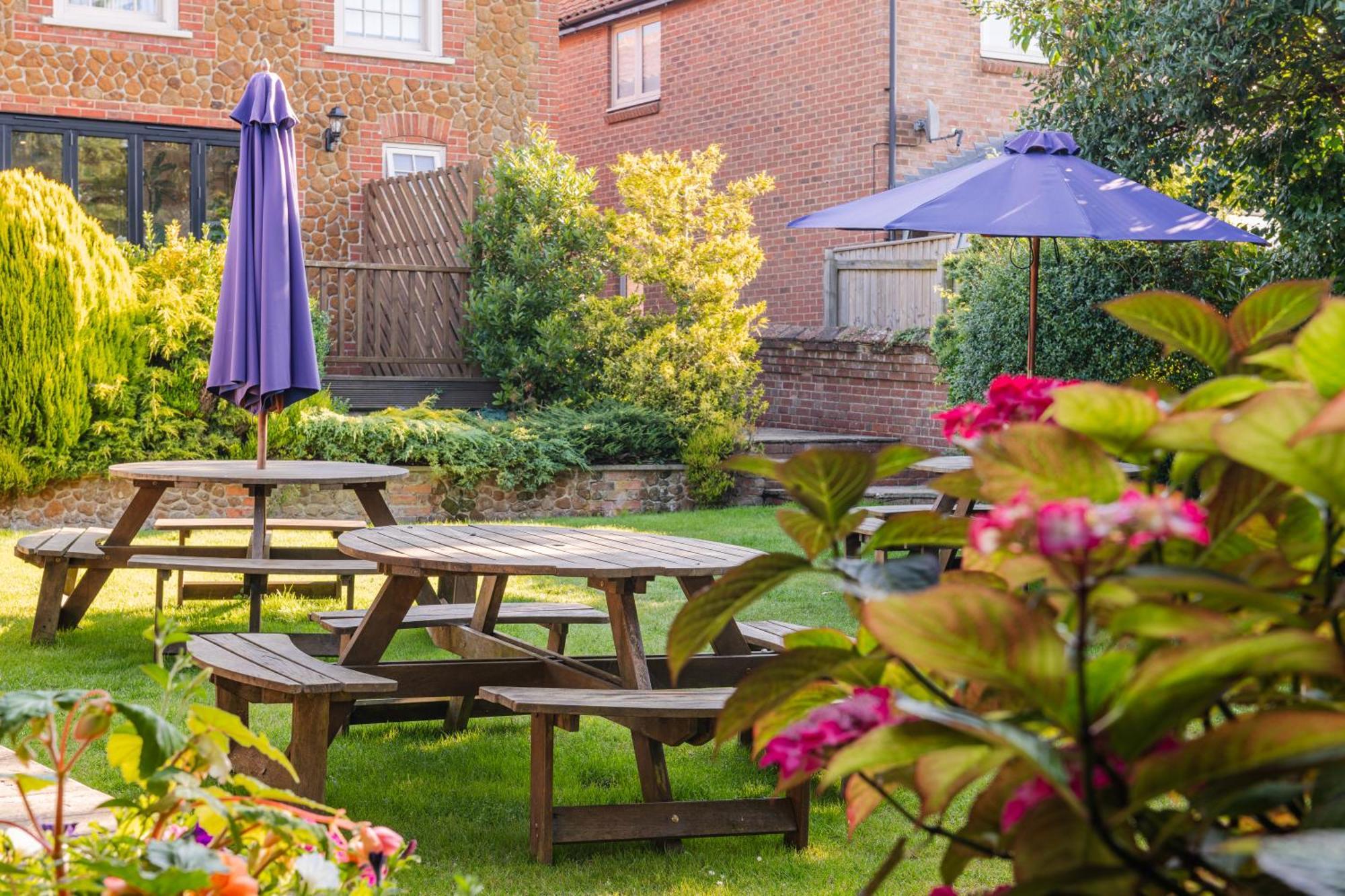 The King William IV Country Inn & Restaurant Sedgeford Exterior photo